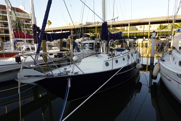 LOU ANN 34ft Pacific Seacraft Yacht For Sale