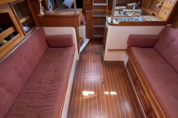 LOU ANN 34ft Pacific Seacraft Yacht For Sale