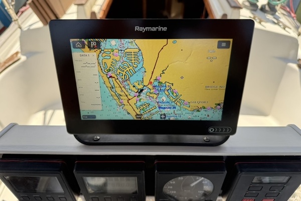 LOU ANN 34ft Pacific Seacraft Yacht For Sale