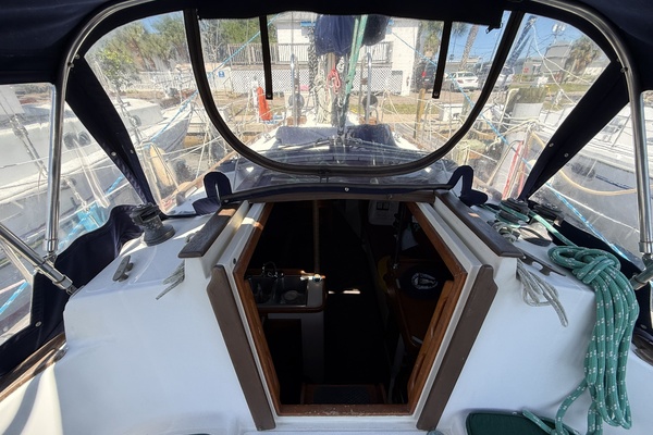 LOU ANN 34ft Pacific Seacraft Yacht For Sale