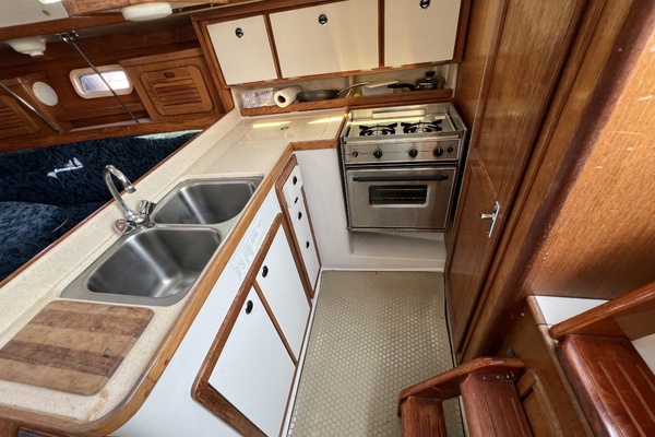 Ibis 34ft Catalina Yacht For Sale