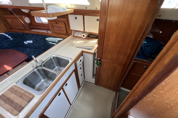 Ibis 34ft Catalina Yacht For Sale