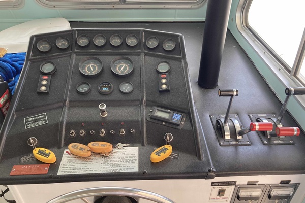 Fun Seeker 40ft Holiday Mansion Yacht For Sale
