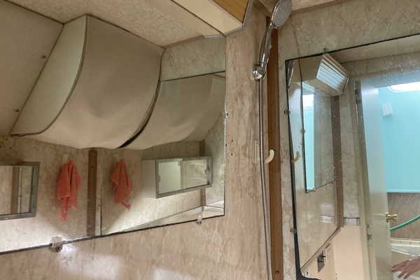 Fun Seeker 40ft Holiday Mansion Yacht For Sale