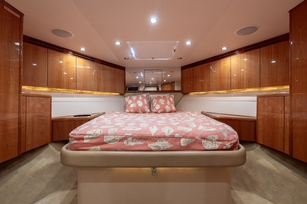 2004 Hatteras 60