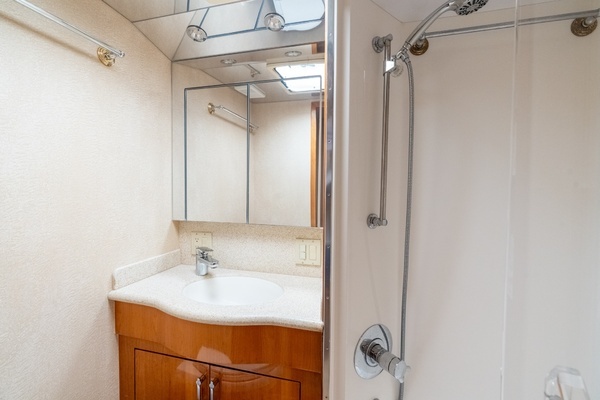 2004 Hatteras 60