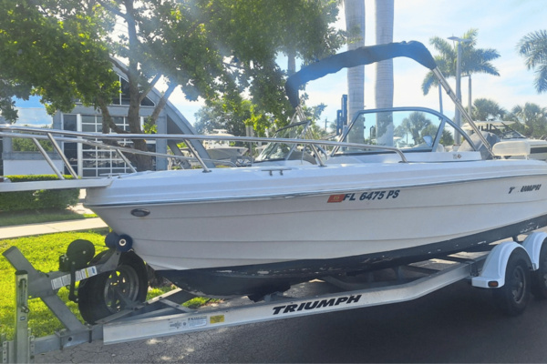 19-ft-Triumph-2009-195DC- Bonita Springs Florida United States  yacht for sale