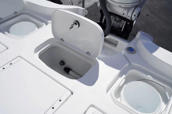 25ft Sea Hunt Yacht For Sale