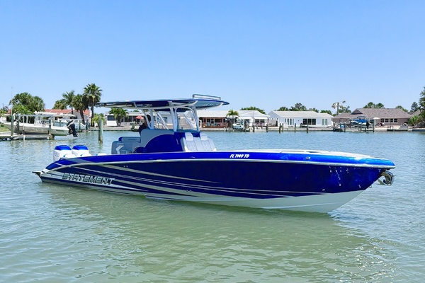 35ft Statement Yacht For Sale