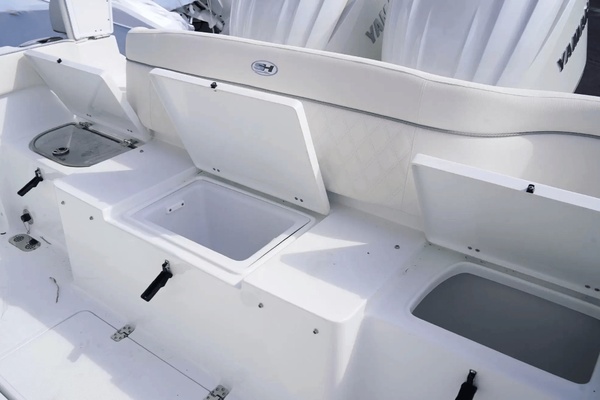 28ft Sea Hunt Yacht For Sale