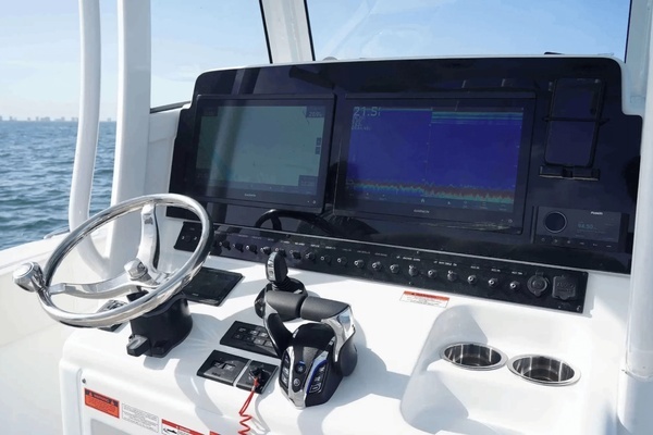 Photo of the 2026 Sea Hunt Ultra 305SE