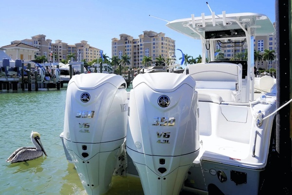 Photo of the 2026 Sea Hunt Ultra 305SE