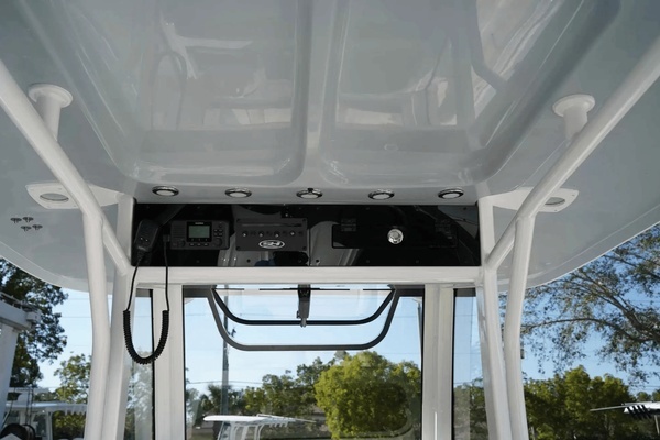 Photo of the 2026 Sea Hunt Ultra 305SE