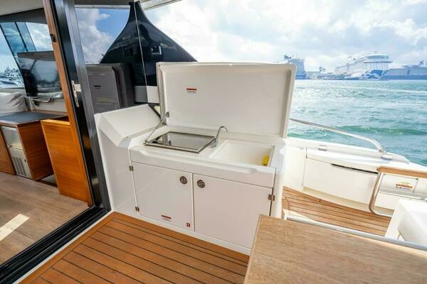 2021 Maritimo 50