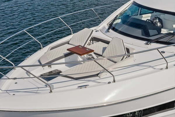 2022 Cruisers Yachts 46