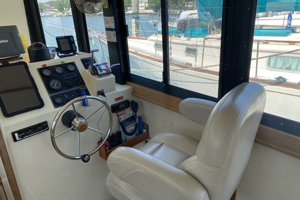 31ft Camano Yacht For Sale