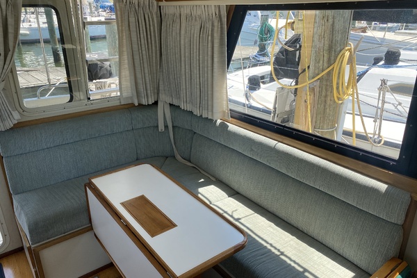 31ft Camano Yacht For Sale