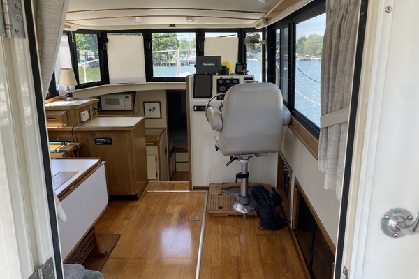 31ft Camano Yacht For Sale