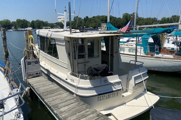 31ft Camano Yacht For Sale