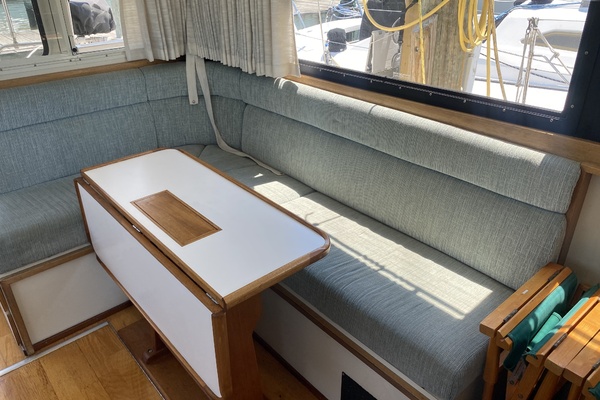 31ft Camano Yacht For Sale