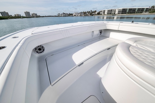 2024 Costa Custom 34