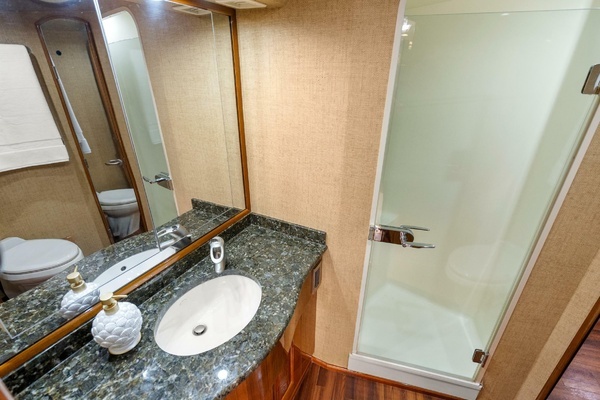 2007 Viking 64