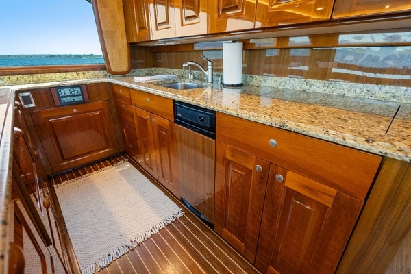 2007 Viking 64