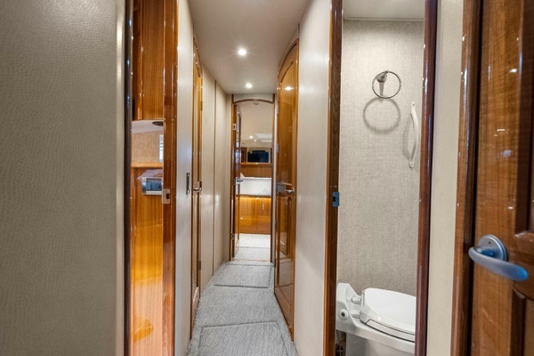 2007 Viking 64