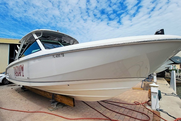 2022 Boston Whaler 32