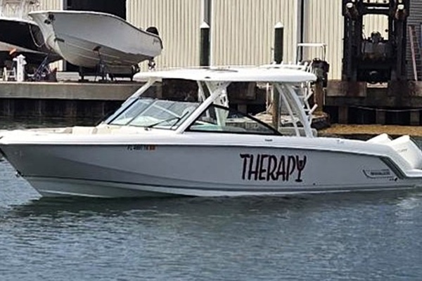 2022 Boston Whaler 32