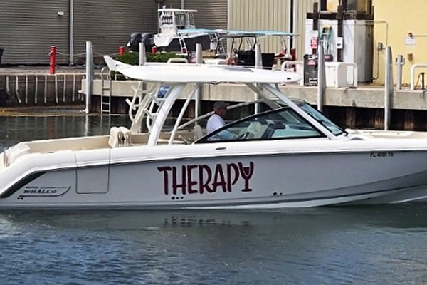 2022 Boston Whaler 32