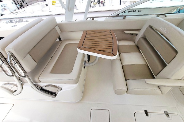 2022 Boston Whaler 32