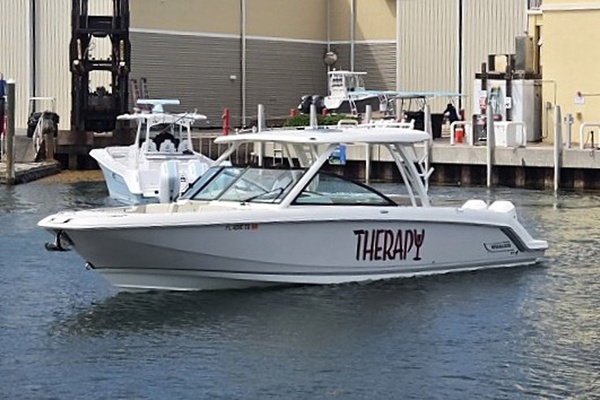 2022 Boston Whaler 32