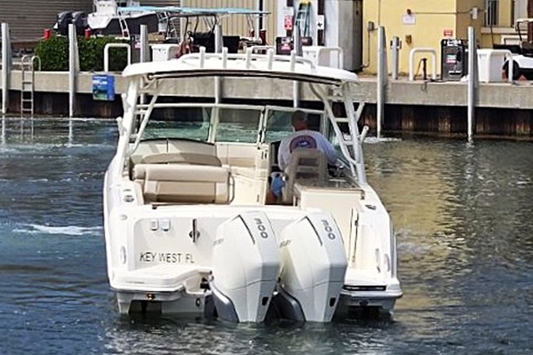 2022 Boston Whaler 32