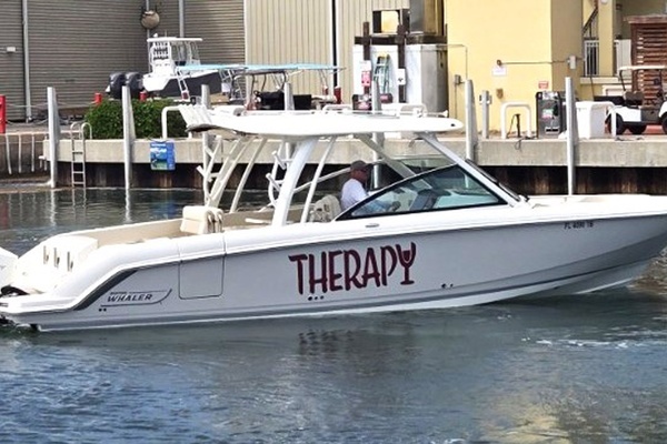 2022 Boston Whaler 32
