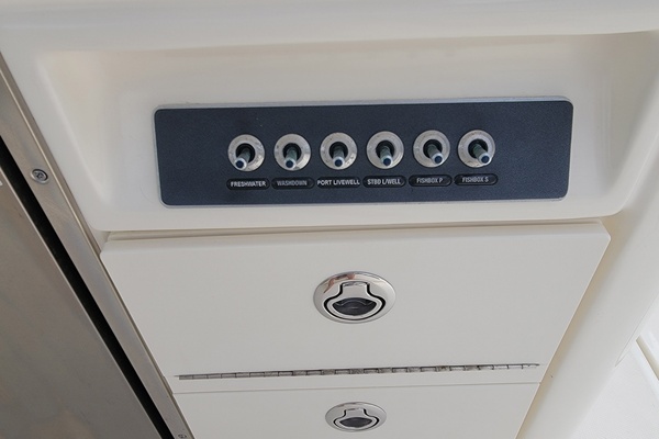 32ft Boston Whaler Yacht For Sale