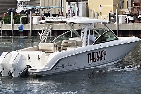 2022 Boston Whaler 32