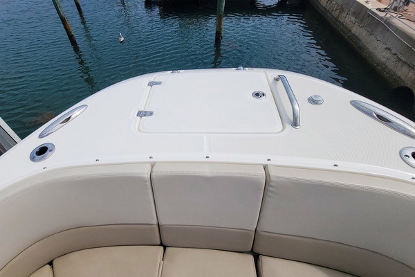 2022 Boston Whaler 32