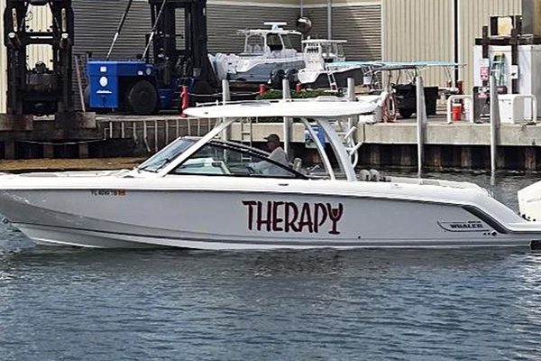 2022 Boston Whaler 32