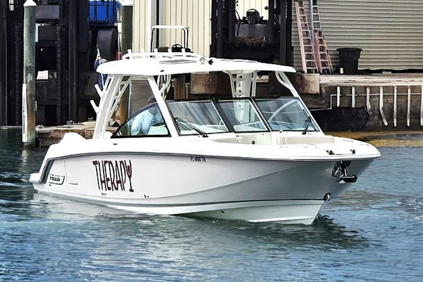 2022 Boston Whaler 32