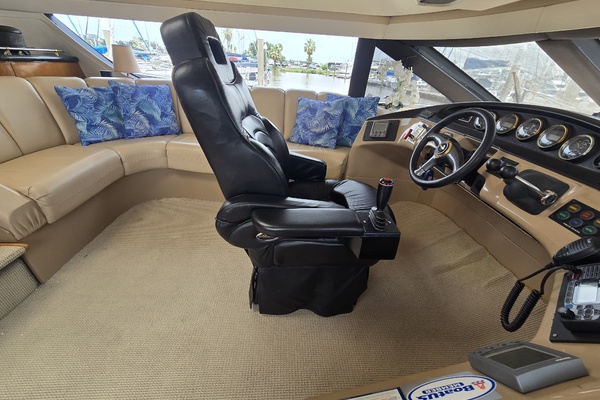 53ft Carver Yacht For Sale