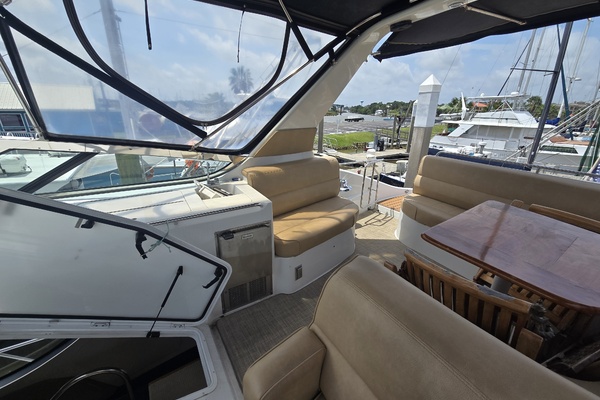 53ft Carver Yacht For Sale
