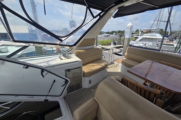 Carver 530 Yacht For Sale