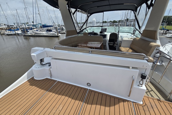53ft Carver Yacht For Sale