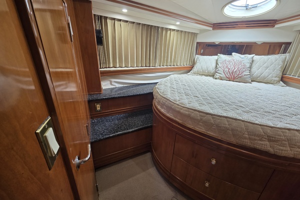 53ft Carver Yacht For Sale