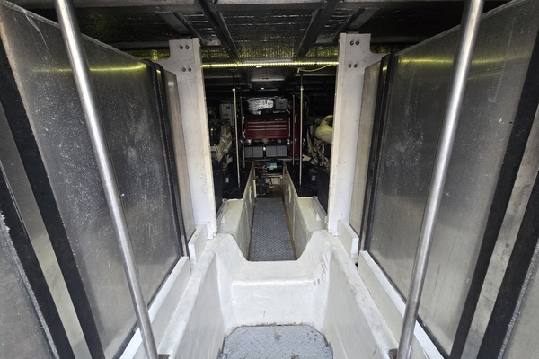 53ft Carver Yacht For Sale