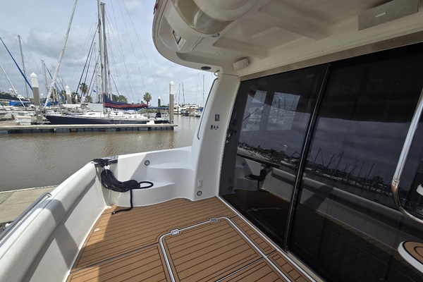 53ft Carver Yacht For Sale