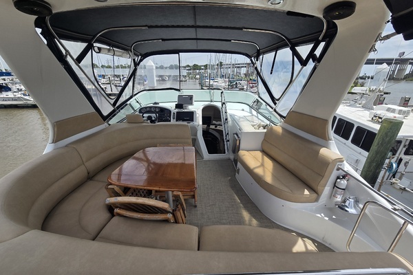 Carver 530 Yacht For Sale