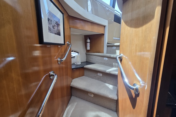 53ft Carver Yacht For Sale