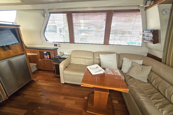53ft Carver Yacht For Sale